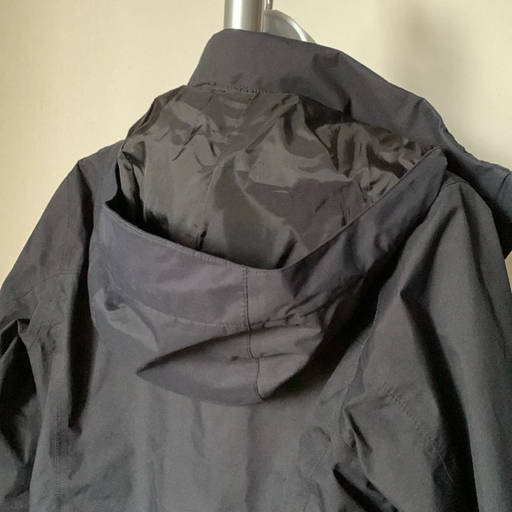 Northface Women’s Resolve Plus Jacket in Black - Picture 11 of 14